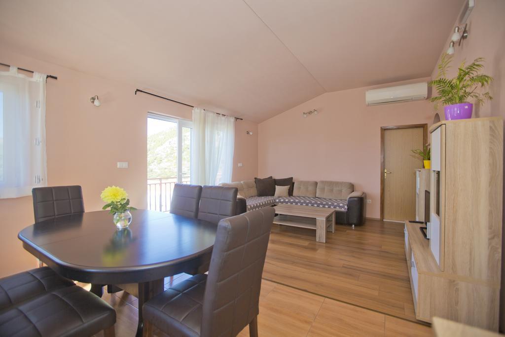Apartmani Vini Hvar Town Exterior photo